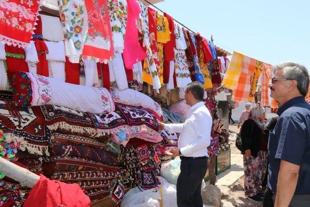 AK Parti İl Başkanı Yıldız, Ayvacık’ta düğüne katıldı