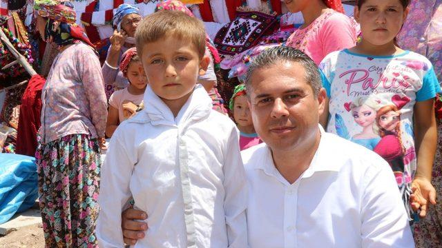 AK Parti İl Başkanı Yıldız, Ayvacık’ta düğüne katıldı