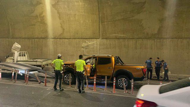 Pendik'te tünelde feci kaza: 2'si ağır 5 yaralı  (1)