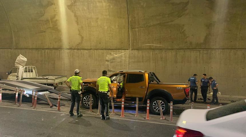 Pendik'te tünelde feci kaza: 2'si ağır 5 yaralı  (1)