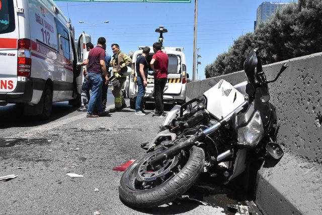 Basın Ekspres yolunda kaza yapan motosiklet sürücüsü yaralandı