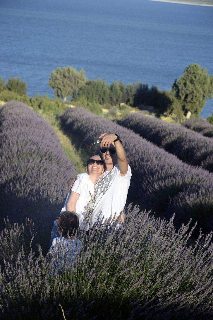 Salda Gölü'ne ziyaretçi akını G1