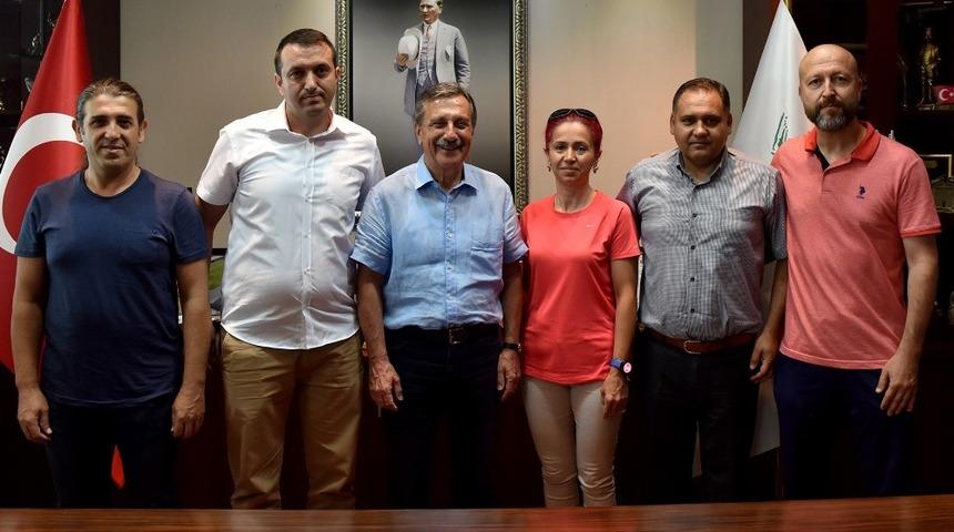 Tenis kul&uuml;b&uuml;nden Başkan Ata&ccedil;&rsquo;a ziyaret