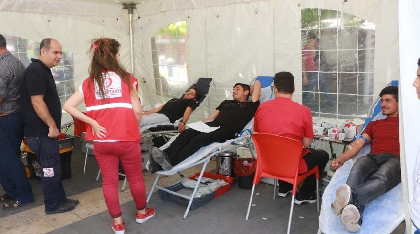 Adıyaman&rsquo;da kan bağışlarında d&uuml;ş&uuml;ş yaşanıyor