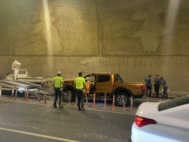 (Geniş haber) Pendik'te tünelde feci kaza : 2'si ağır 5 yaralı