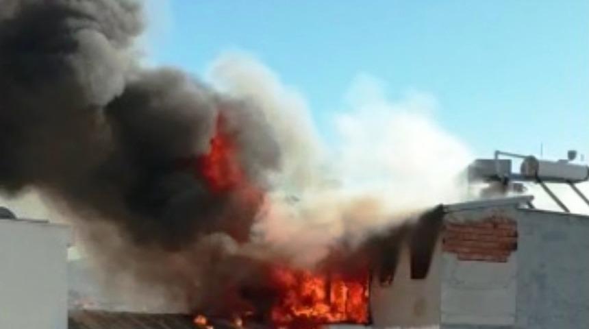 Milli Eğitim M&uuml;d&uuml;rl&uuml;ğ&uuml; &ouml;ğrencilerin kaldığı binada &ccedil;ıkan yangınla ilgili soruşturma başlattı