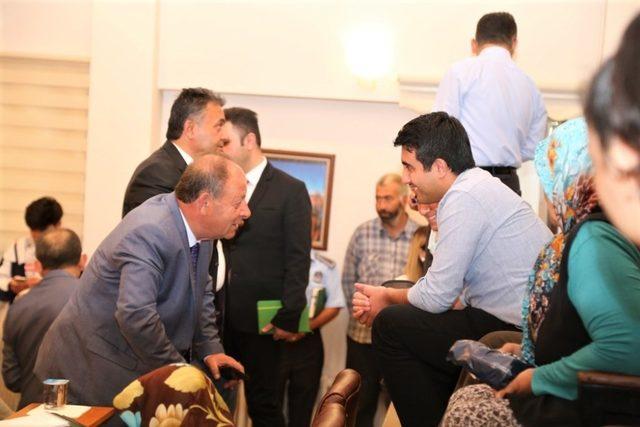 Başkan Oprukçu, vatandaşların sorunlarını dinliyor 1