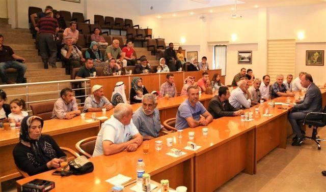 Başkan Oprukçu, vatandaşların sorunlarını dinliyor 3