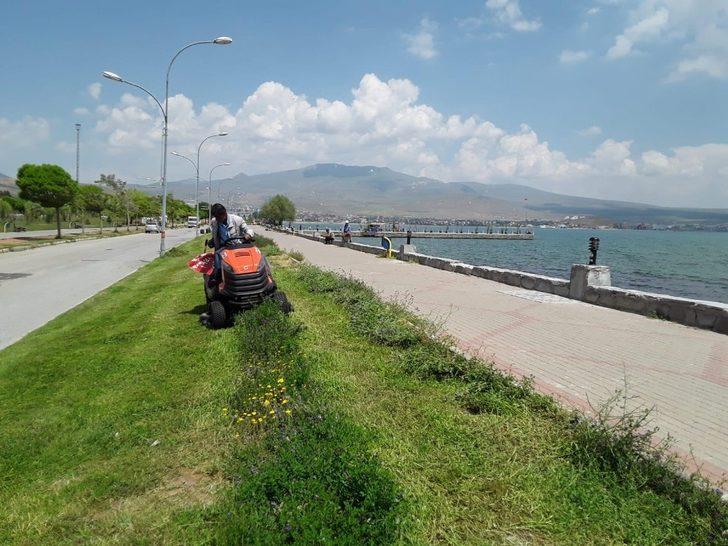 Tatvan Belediyesinden çimlendirme çalışması G3