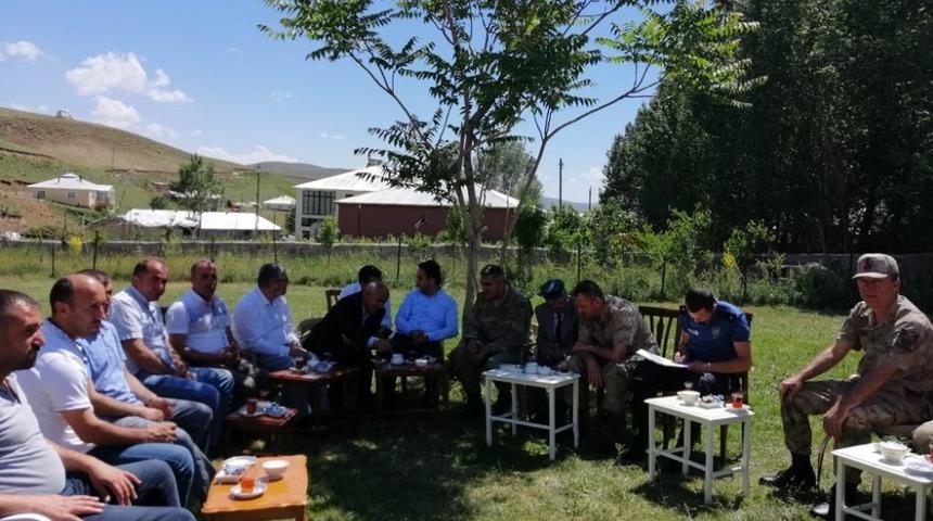 Kaymakam Dundar ve Başkan Ensari&rsquo;den mahalle ziyareti