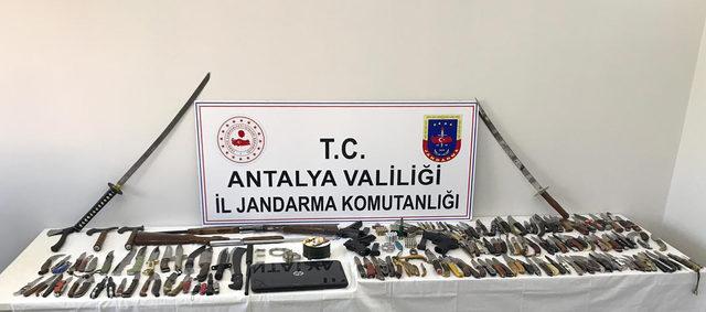 Erkek çocuklarını istismar etmekle suçlanan şüpheli tutuklandı