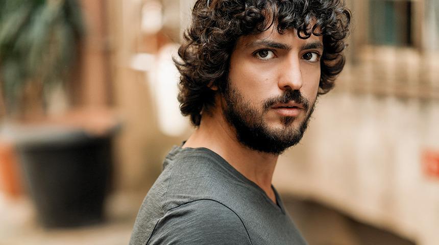 Taner Ölmez'in Mucize Doktor dizisindeki partneri Gökçe Akyıldız oldu 