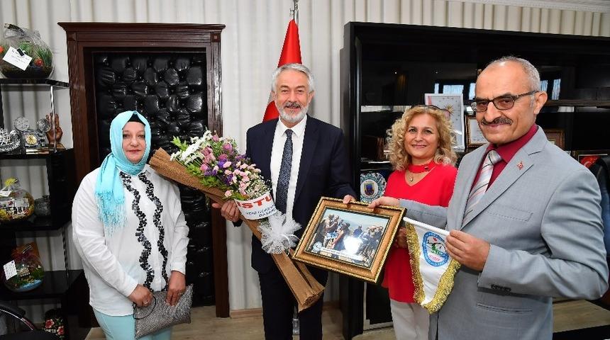 Doğa yürüyüşü arkadaşlarından Başkan Başdeğirmen’e ziyaret