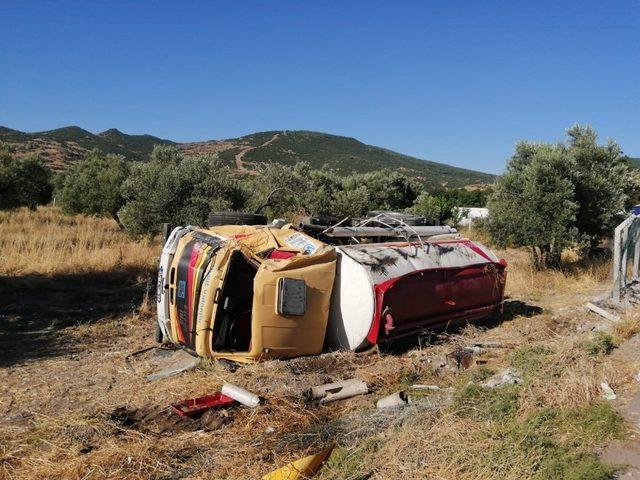 İzmir’de vidanjör devrildi: 1 yaralı