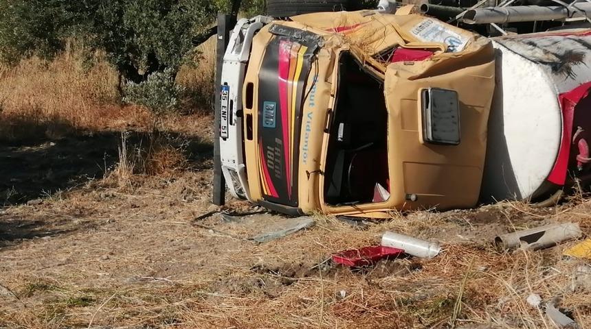 İzmir&rsquo;de vidanj&ouml;r devrildi: 1 yaralı