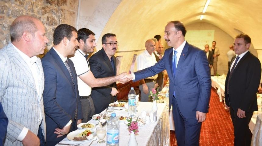 Vali ile belediye başkanları Şanlıurfa için bir araya geldi