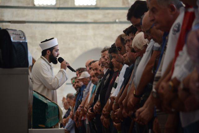 Eşini öldürüp, intihar eden işadamı Turgay Cantaş ve eşi son yolculuklarına uğurlandı