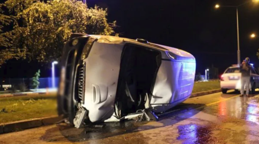 Erzurum’da kamyonet takla attı: 1'i ağır, 4 yaralı