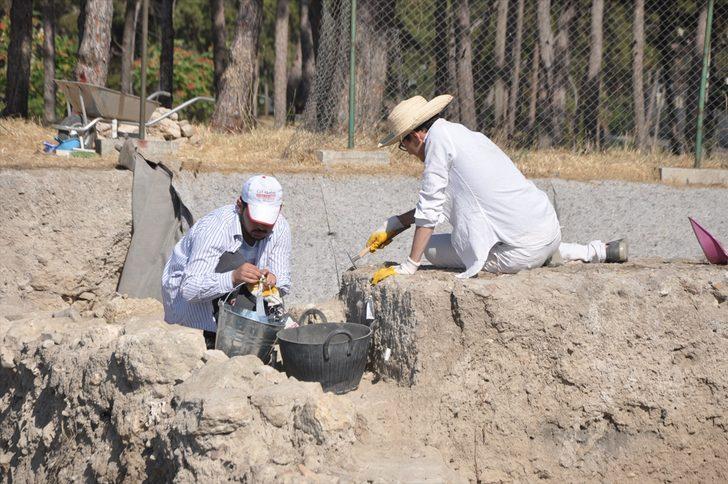  Gözlükule Höyüğü'nde tarih gün yüzüne çıkıyor G4