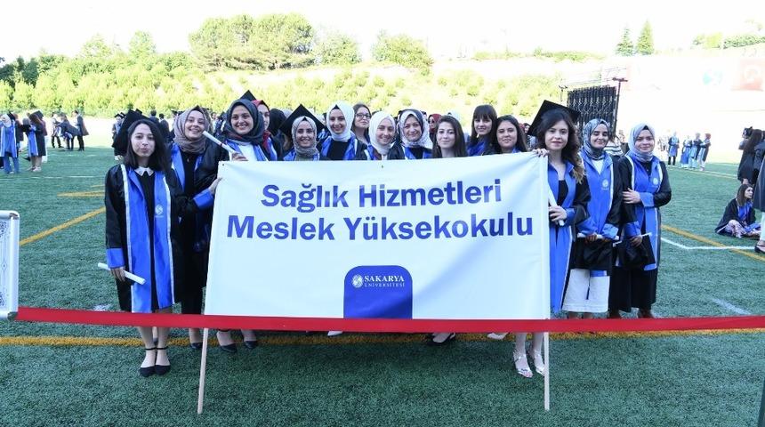 SA&Uuml;&rsquo;de mezuniyet heyecanı