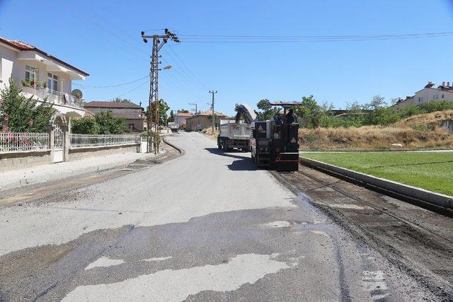 Karaman Belediyesi asfalt çalışmalarına devam ediyor