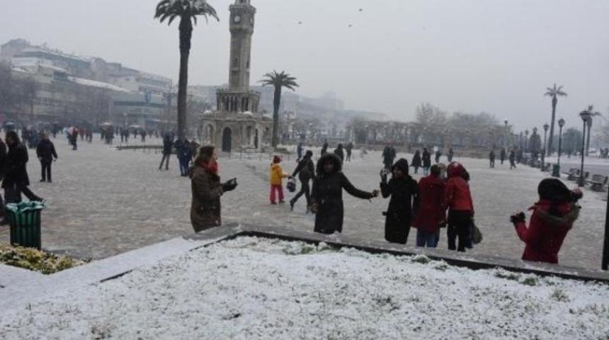 İzmir'de yarın okullar tatil mi?