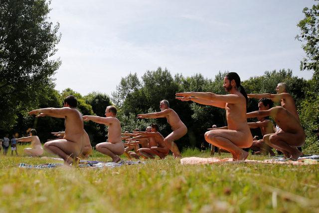 2018-06-24T134537Z_268690323_RC1A78BD44A0_RTRMADP_3_FRANCE-NUDISM-PICNIC