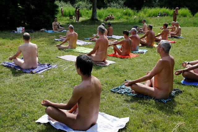 2018-06-24T141559Z_87533460_RC140DF7E990_RTRMADP_3_FRANCE-NUDISM-PICNIC