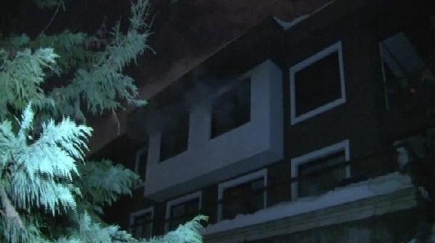 &Uuml;sk&uuml;dar'da villada yangın