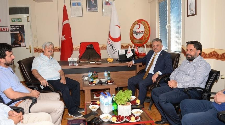 Vali Yazıcı, Kızılay&rsquo;ı ziyaret etti