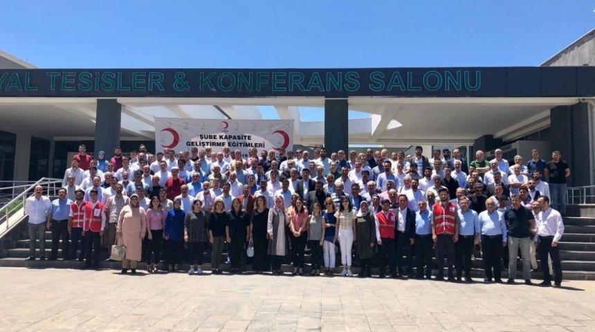 Kızılay şubeleri eğitim için Diyarbakır’da bir arada