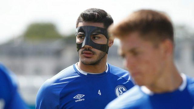 Schalke 04’e yeni transfer olan Ozan Kabak sakatlandı