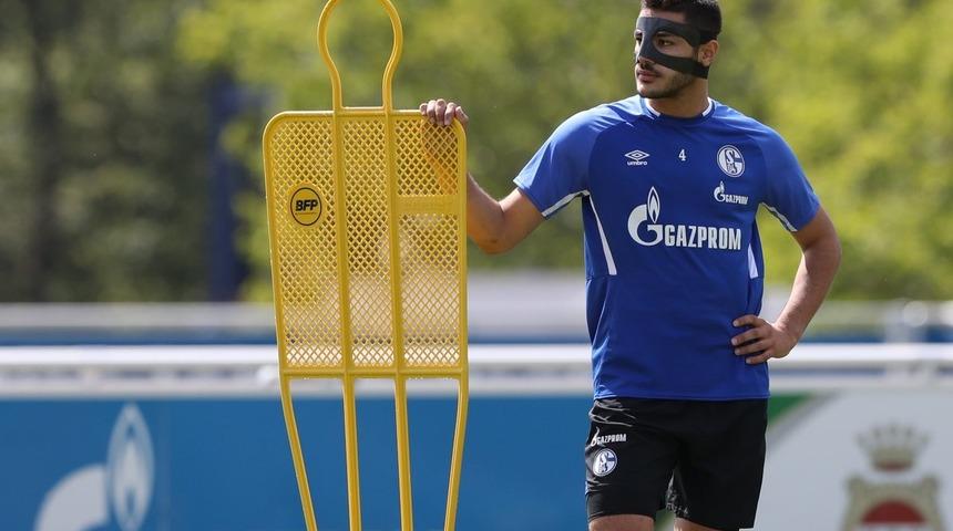 Schalke 04'e yeni transfer olan Ozan Kabak sakatlandı
