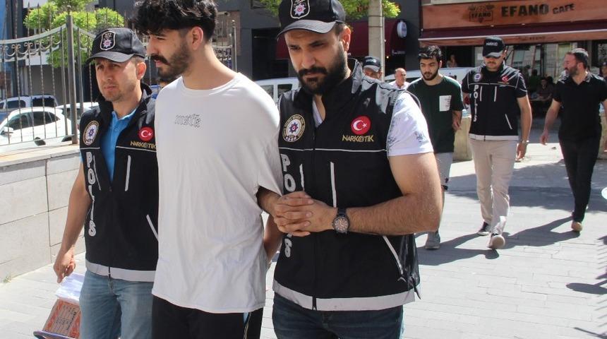 Zehir tacirleri adliyede