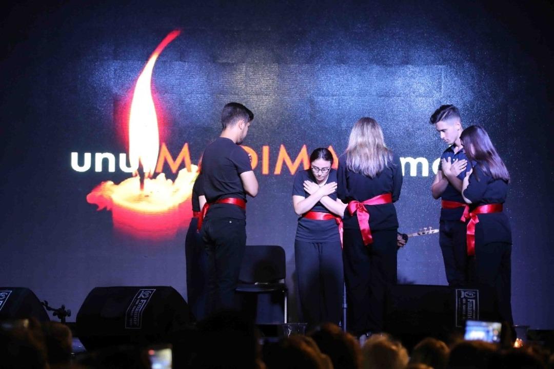 Madımak olaylarında &ouml;lenlere İzmir&rsquo;de anma