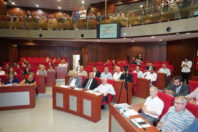 İzmit’te ihtiyaç sahiplerine düğün salonları ücretsiz olacak