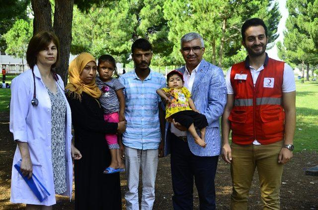 Kalbi delik ve damarları ters olan Aye bebek Türkiye’de sağlığına kavuştu