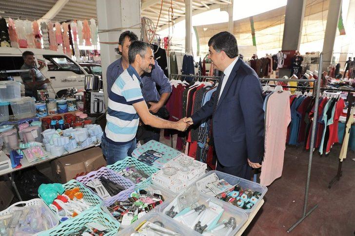 Fadıloğlu, pazar esnafını ziyaret etti G1