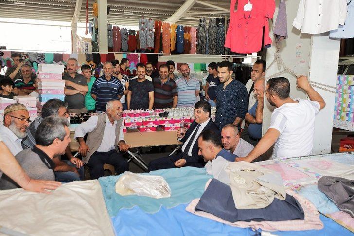 Fadıloğlu, pazar esnafını ziyaret etti G4