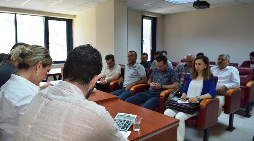 K&ouml;ylerdeki yolların yapım onarım  ihalesine yoğun katılım