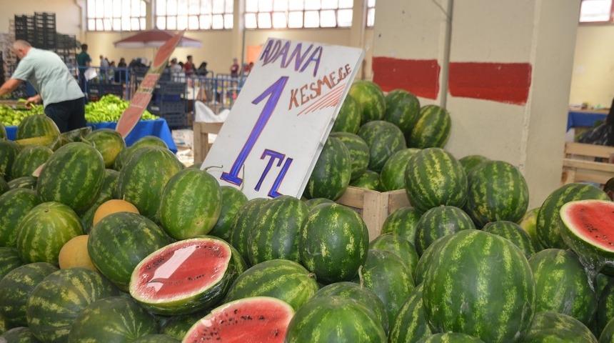 Karpuz hala yarım satılıyor