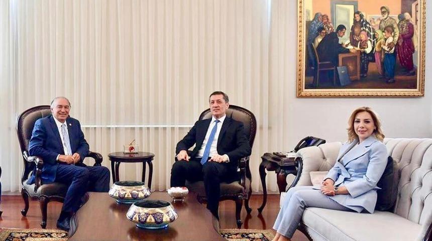 LGS birincisi Muğla’ya Bakan Selçuk’tan destek sözü