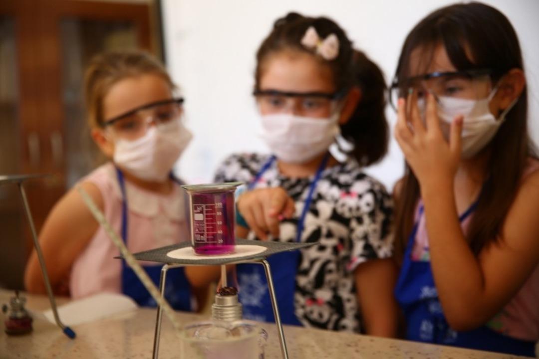 B&uuml;y&uuml;kşehir belediyesinin bilim yuvası dolup taşıyor