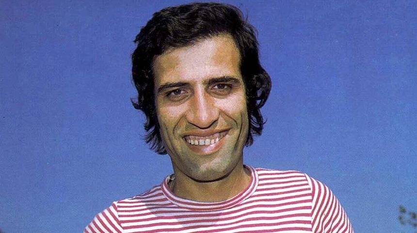 Kemal Sunal vefatının 19. yılında mezarı başında anıldı