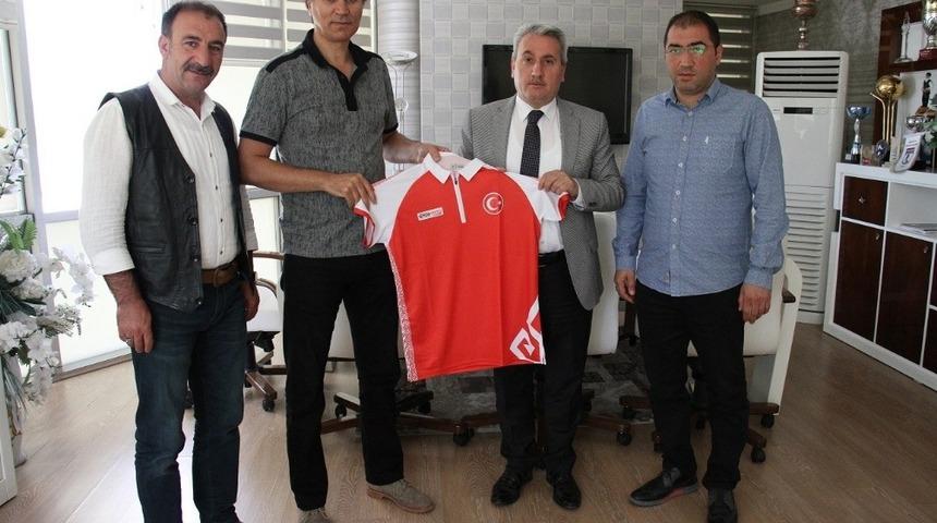 Taşkesenligil&rsquo;e Curling teşekk&uuml;r&uuml;