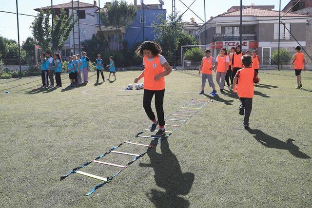 Pamukkale’de yaz spor kursları açıldı