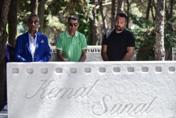 Kemal Sunal Vefatinin 19 Yilinda Kabri Basinda Anildi