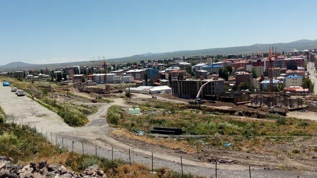 Kars’ta TOKİ konutları yükseliyor