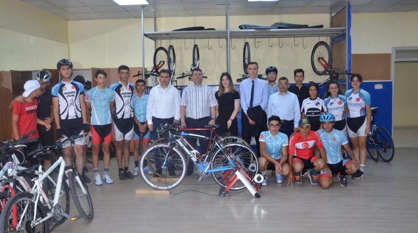 Gen&ccedil;lik ve Spor Bakanlığı M&uuml;fettişleri tesisleri denetledi