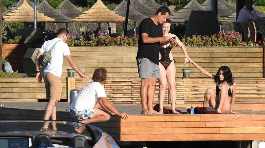 Acun Ilıcalı’yı karşılarında görünce şok oldular